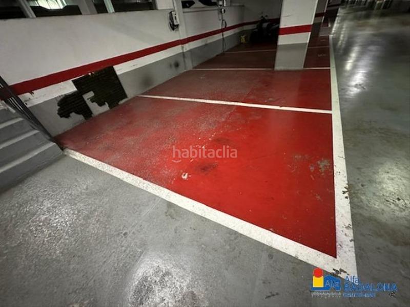 Foto c9aed06a-edc7-495f-91d7-adbcbdd7e423. Parking coche parking en plaça vaixell maria assumpta, venta o alquiler en Badalona