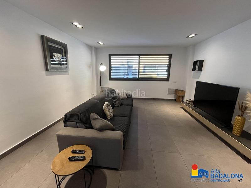 Foto 18f0c906-7d25-43b5-9b89-5b3f86f3ce34. Casa a schiera con riscaldamento parcheggio piscina in Badalona