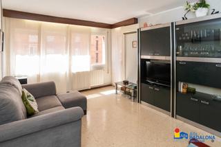 Etagenwohnung  Carrer de dolça de provença. Piso de 4 habitaciones en san martí provençals