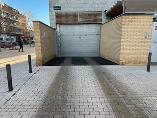 Miete Autoparkplatz in Port. Plaza de parking en alquiler en calle estribord