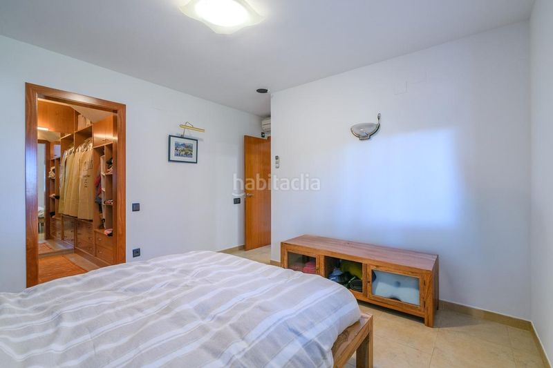 Foto 405b5e5c-d9b7-4789-8f3f-5a593dbbc2a7. Casa amb calefacció aparcament a Castellarnau Sabadell