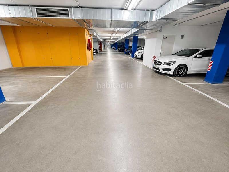 Foto 5ae515d8-b1f1-4d9e-bed0-373ed6d44fee. Aparcament cotxe a Port Badalona