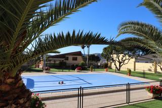 Chalet à Petrer. Impresionante chalet de lujo en salinetas.