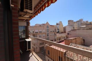 Lloguer Pis a Plaza Castelar - Mercado Central. Vivienda de alquiler de 3 dormitorios