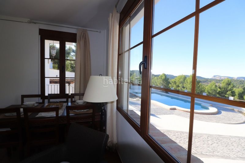 Foto 3b80835c-8afc-4bbf-9757-867853a169a4. Chalet avec piscine dans Castalla