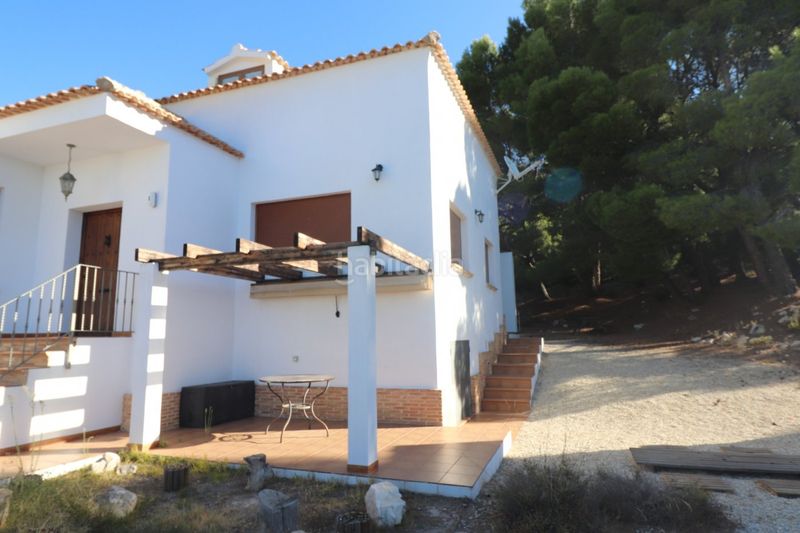 Foto 931c2e13-7018-4747-85e8-680619e0267e. Chalet avec piscine dans Castalla