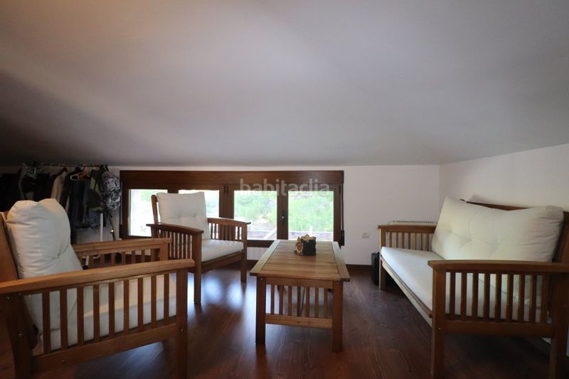 Foto af0a27ca-48e8-4fe2-a79a-abcba6998c60. Chalet avec piscine dans Castalla