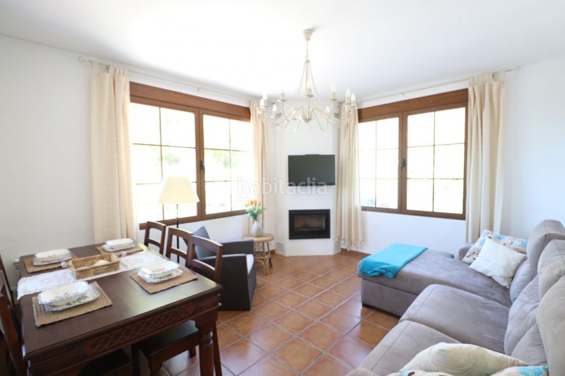 Foto b4dec7a0-59b5-4a73-bdae-d09e80f8789c. Chalet avec piscine dans Castalla
