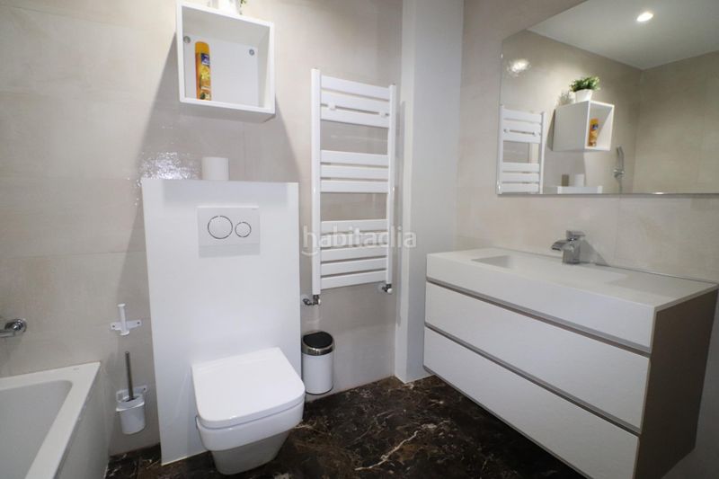 Foto ec2731dc-bcfb-488b-a457-fe247429ab94. Pis amb aparcament a Petrer