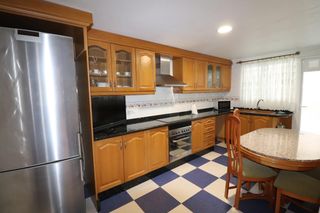 Pis en Petrer. Primer piso con ascensor y 3 dormitorios en avenida reina sofia.