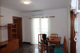 Pis en Las Trescientas-San Francisco-Ciudad Vergel. Segundo piso con 3 habitaciones en zona las 300