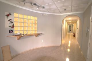 Location Bureau à Plaza Castelar - Mercado Central. Entreplanta comercial en calle juan carlos i, de elda