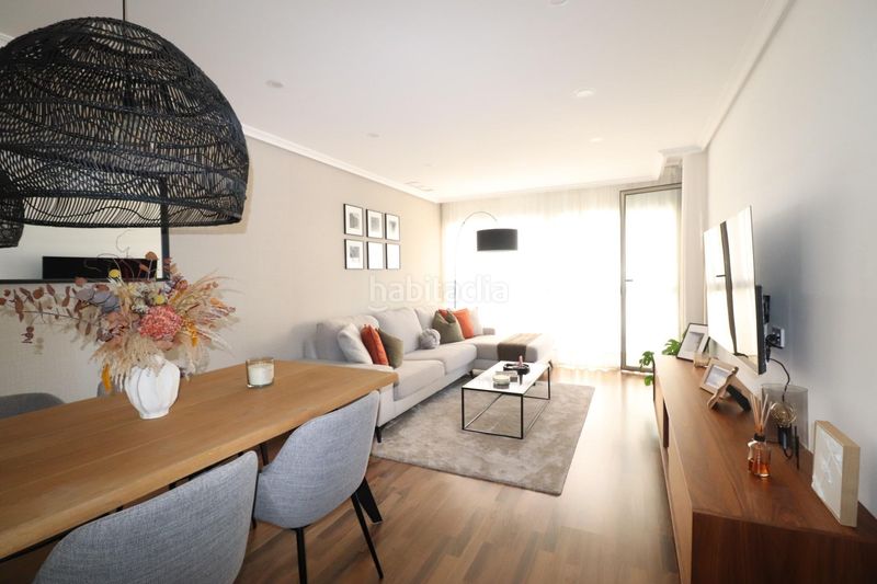 Foto cee2882b-49c4-40a6-ba9a-83ecd389f4f7. Flat with parking in Petrer