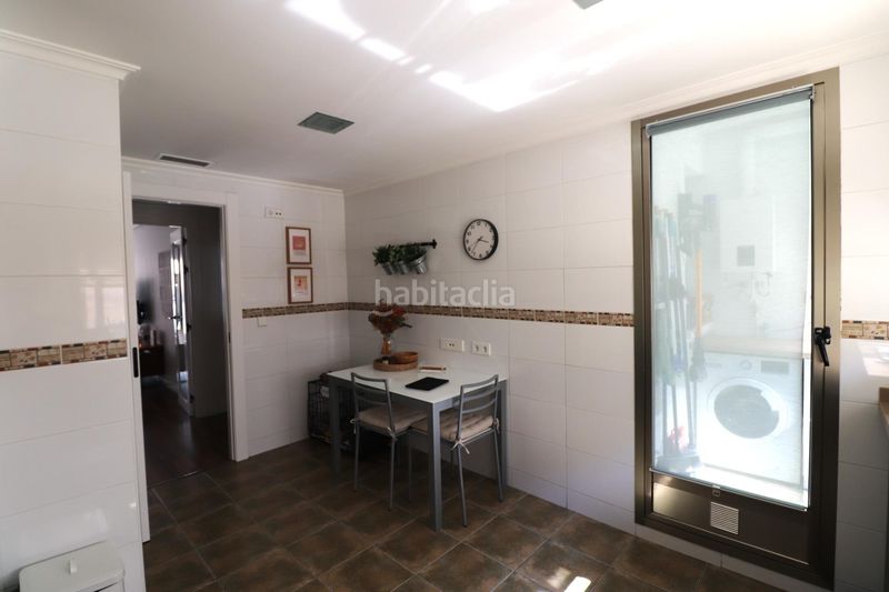 Foto e2e9b8a5-9689-4ec6-82bd-bef278bce895. Flat with parking in Petrer