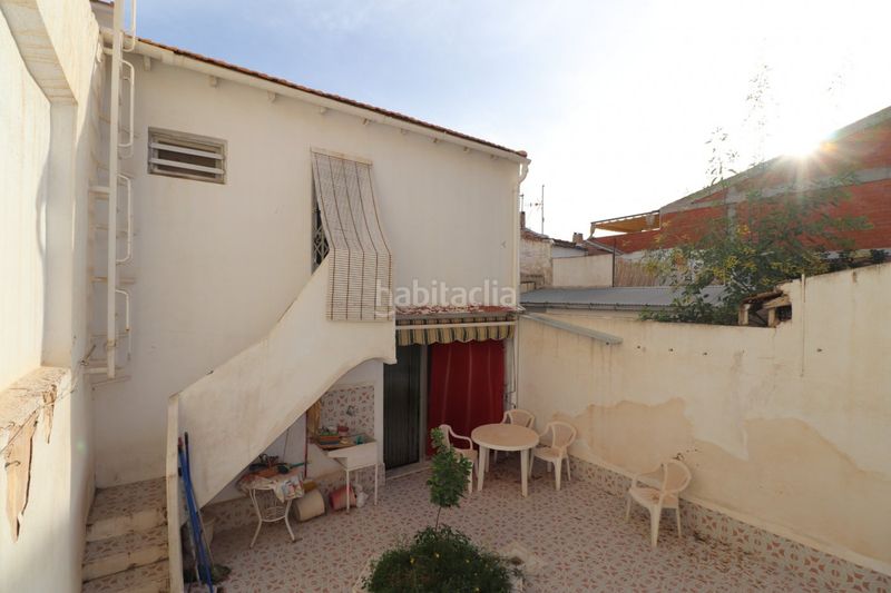 Foto 720f33b1-9484-4fef-a1d3-68154a260128. House with parking in Centro Elda