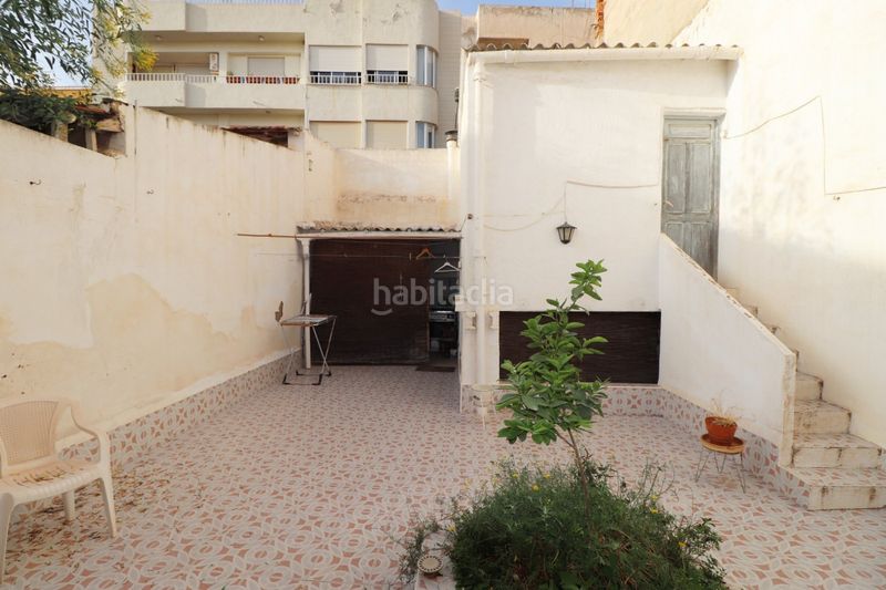 Foto b5f2b5f4-7f88-4b3c-ad59-f2daa93b5484. House with parking in Centro Elda