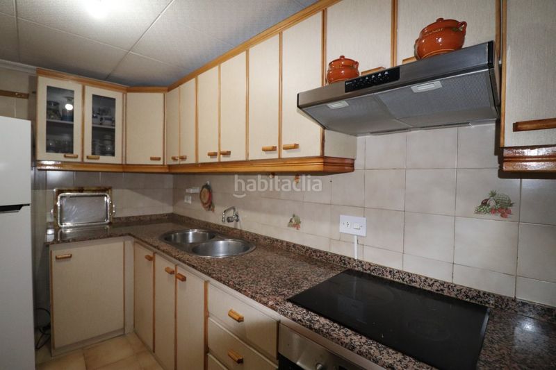 Foto ea4d4f60-5b3f-4104-9d5c-5cff9e047415. House with parking in Centro Elda