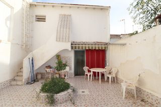 Casa a Centro. Casa con patio