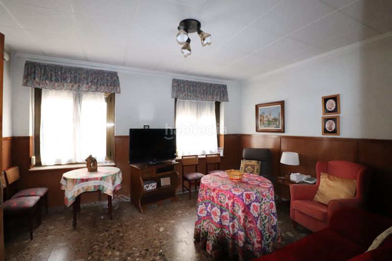 Foto f673f353-1f3d-4a5b-a68a-dc1851827867. House with parking in Centro Elda