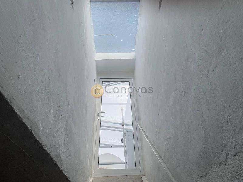 Foto 470dea57-ca99-480b-a300-c9679386d815. Casa pareada adosado en pleno Centro con gran solárium con vistas al mar en Nerja