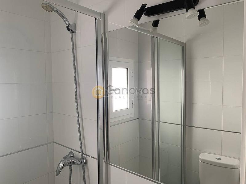 Foto a429ba34-22d4-4534-b909-4444523161d3. Casa pareada adosado en pleno Centro con gran solárium con vistas al mar en Nerja