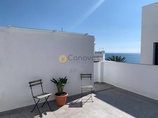 Casa aparellada a Centro. Adosado en pleno centro de nerja con gran solárium con vistas al
