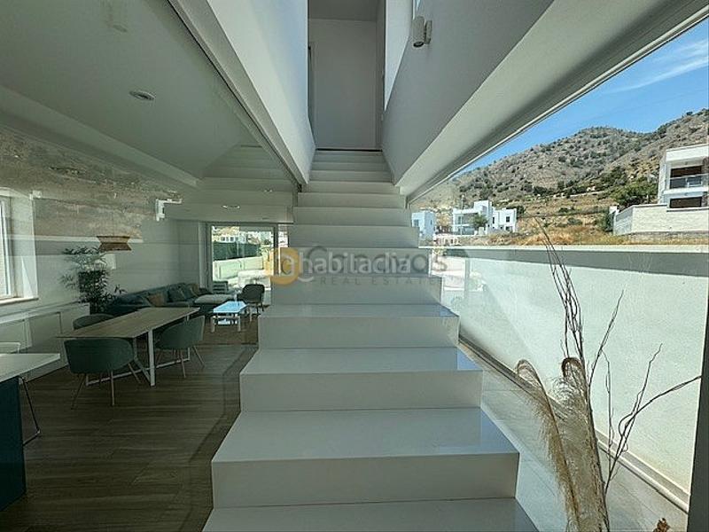Foto 0ceff915-5794-49ef-b0ff-138bbe9910bb. Xalet amb aparcament piscina a Centro Nerja