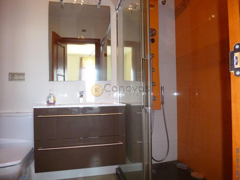 Foto 6b0d6d19-c0f3-40da-9130-3a2d272e71f7. Haus mit heizung parking in Centro Nerja