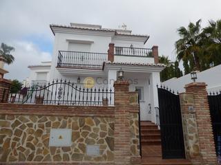 Xalet a Centro. Villa de lujo en nerja