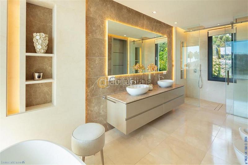 Foto 1d6dee46-19f9-4871-8e5f-1cc6dbb35554. House with heating parking pool in Casco Antiguo Marbella