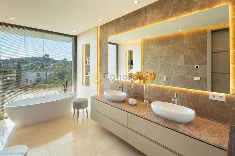 Foto e93aa5e7-8665-4b16-b7b1-84b028fcf3b3. House with heating parking pool in Casco Antiguo Marbella