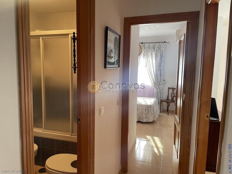 Foto efe19fb6-e441-4cea-bad4-b8b2a113fb9c. Casa con parcheggio piscina in El Peñoncillo Torrox