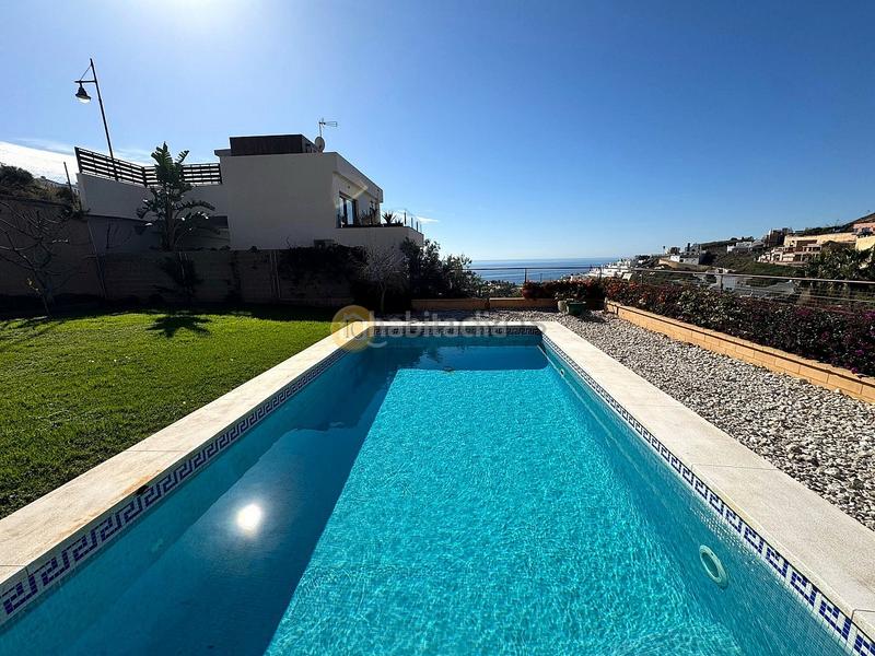 Foto 64f88f08-5126-40bb-ac0f-9138fc49e366. Haus mit parking pool in El Peñoncillo Torrox