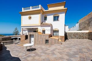 Casa a Centro. Villa en venta en almijara