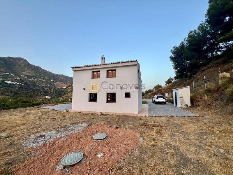 Foto 3611cf59-a5bd-48a4-8086-d046ed028b0d. Casa a Centro Nerja
