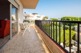 Appartement à Centro. Apartamento albaida con piscina y vistas al mar