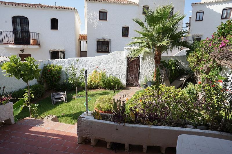 Foto e6ab68e8-d3c3-472b-bb81-ac4c51c0d155. Casa aparellada a Centro Nerja