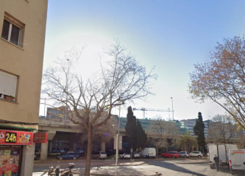Foto 445288ed-c5ac-4519-bd43-55aa9558448f. Aparcament cotxe a Sant Roc Badalona
