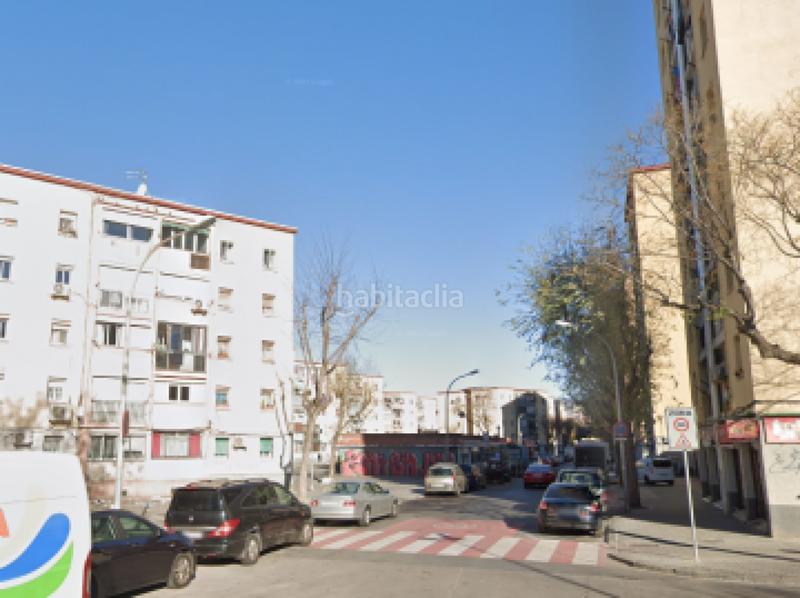 Foto ddeafef1-e6b9-41e5-b965-8c2428b552f0. Aparcament cotxe a Sant Roc Badalona