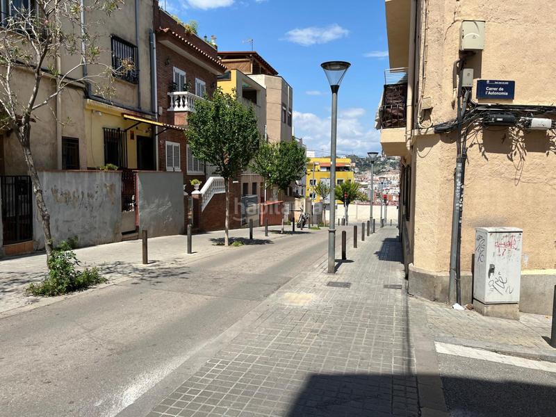 Foto 08ed00fd-04ad-4d48-b397-4ef19a2f7fed. Casa piso en venta en la calle autonomía en Llefià Badalona