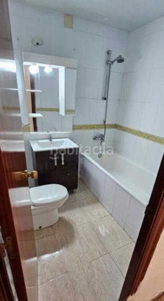 Foto 13a75fb7-16f6-44f5-af37-ca450132bfde. Casa piso en venta en la calle autonomía en Llefià Badalona