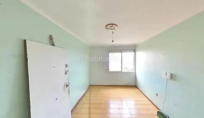 Foto 6c1ac1cd-0ff3-48c4-9ad4-fb608166b9e6. Piso  en venta en Ciutat Meridiana Barcelona