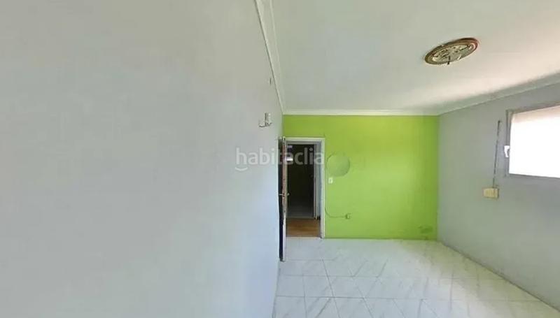 Foto 8a4a8021-62d9-4b55-bd33-c2e7d34f0855. Piso  en venta en Ciutat Meridiana Barcelona