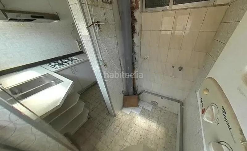 Foto d1a1b9a8-9f83-4a74-a736-783dc8a0b3d4. Piso  en venta en Ciutat Meridiana Barcelona