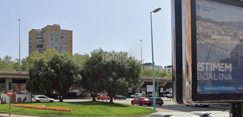 Foto 031e4bb0-cbcb-471c-beb2-29bc92d3786f. Parking voiture dans Llefià Badalona