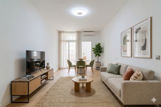 Flat  Barcelona - cl felip ii. Luminoso piso alto con 3 balcones junto a la sagrera