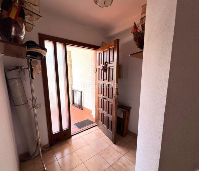 Foto 445a004f-0e98-44af-abb6-58cfe497642d. Casa adossada amb aparcament a Zona alta Arenys de Mar