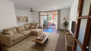 Flat  Figueres - cl mare de deu de montserrat. Piso en venta en calle mare de deu de montserrat