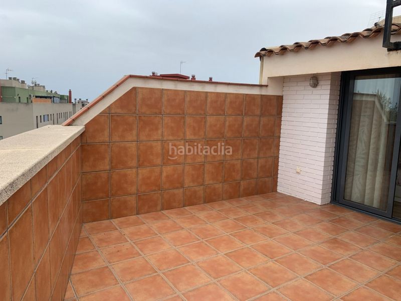 Foto 57c46cfe-41ab-4149-be70-7c389148c6f6. Àtic amb calefacció a Bufalà Badalona