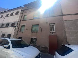 Appartement  Carrer de roger de flor. Se vende casa de 3 plantas a reformar en manresa